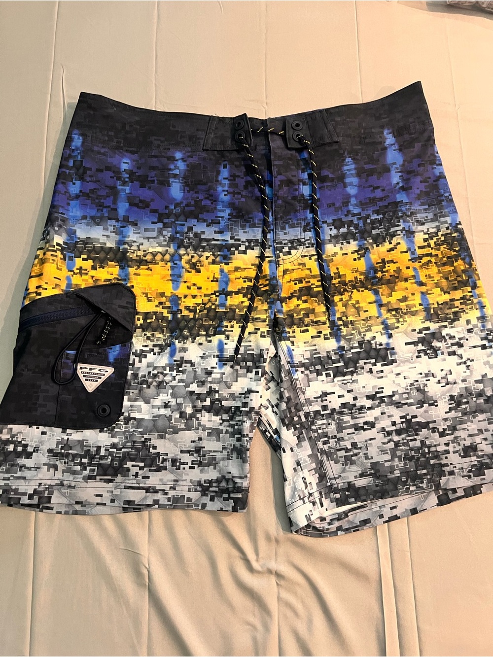 Columbia PFG Board Shorts size 38 Swim Trunks pockets